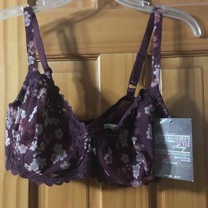 NWT beautiful lace trim bra from Avenue body 44C